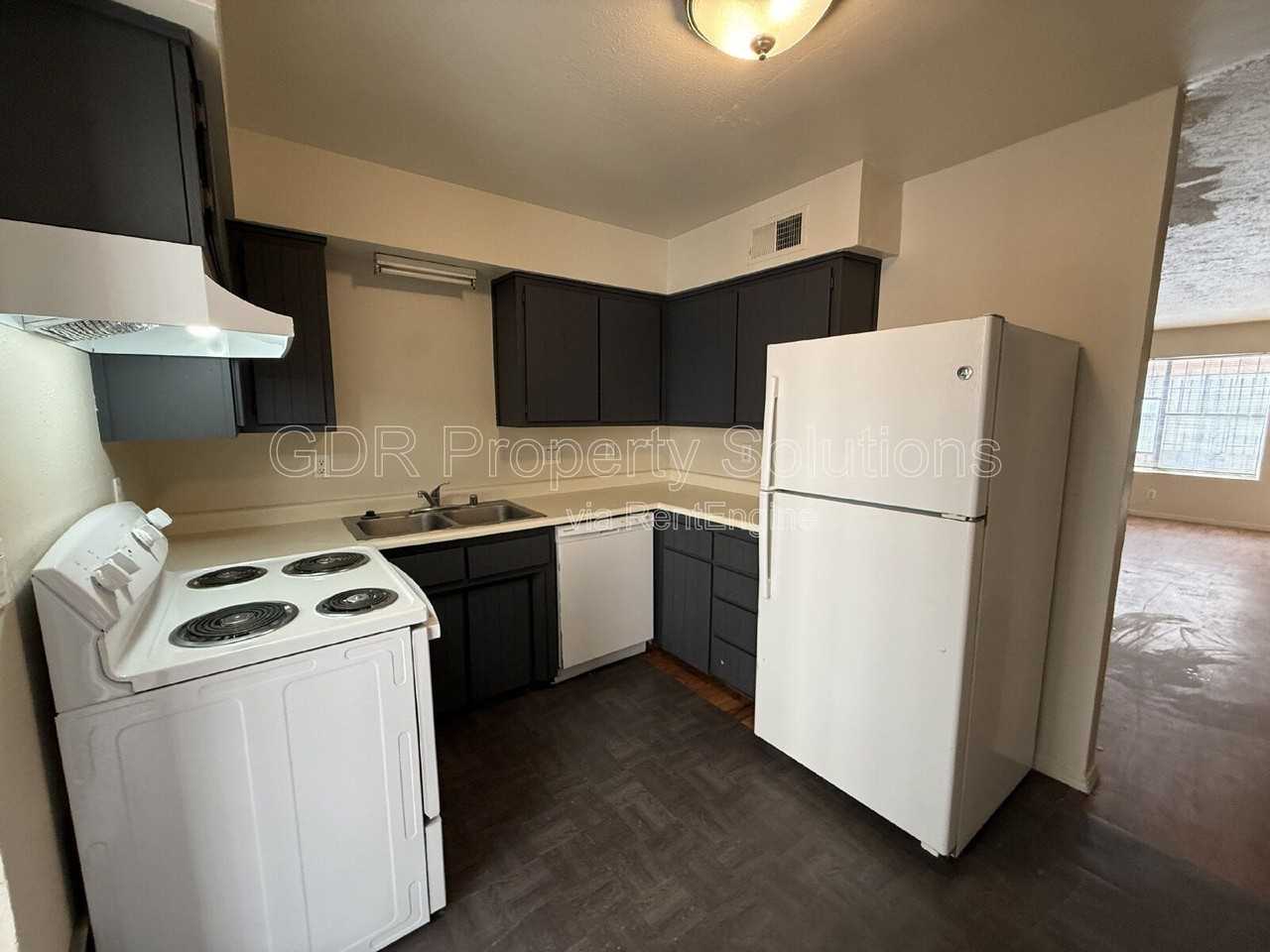 1928 Buena Vista Dr Se #B - Photo 4 of 16