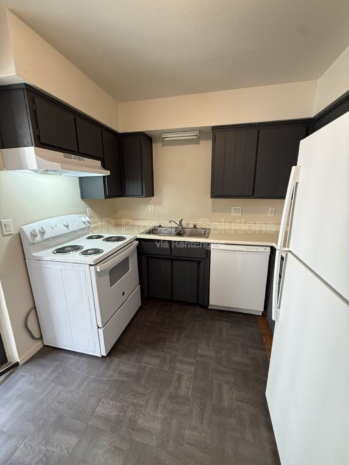 1928 Buena Vista Dr Se #B - Photo 5 of 16