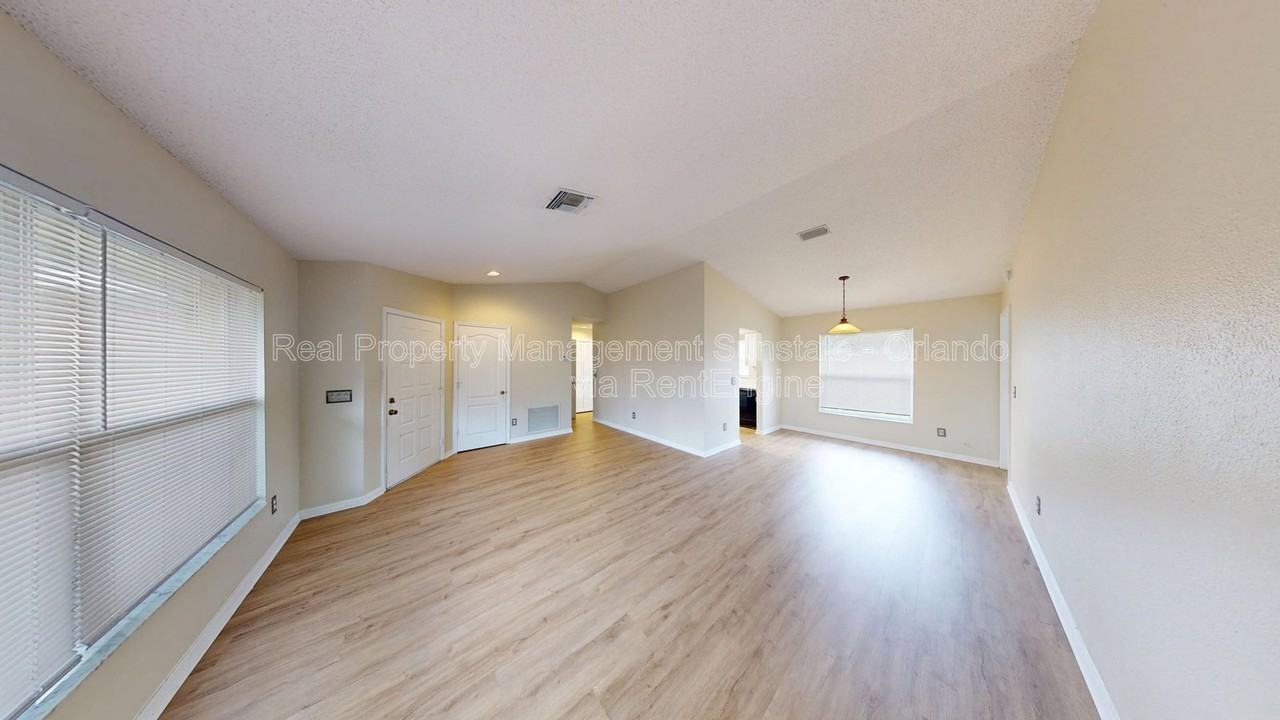 1016 Soldier Creek Ct - Photo 3 of 24