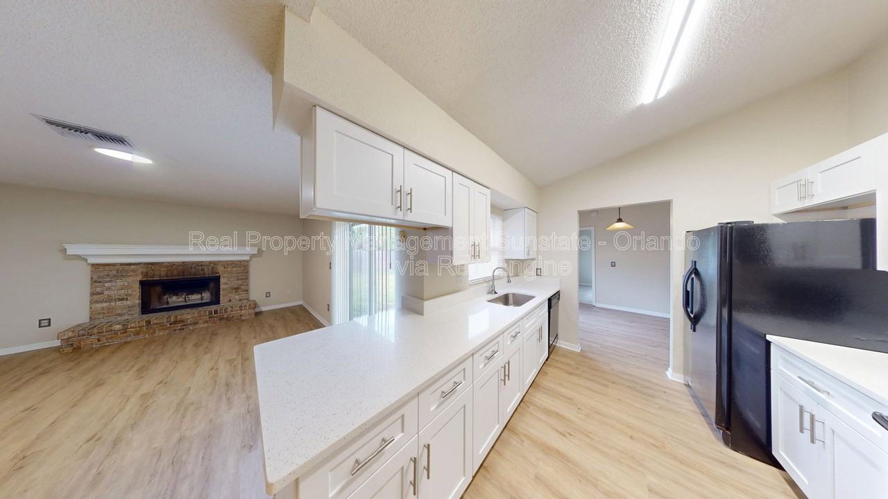 1016 Soldier Creek Ct - Photo 7 of 24