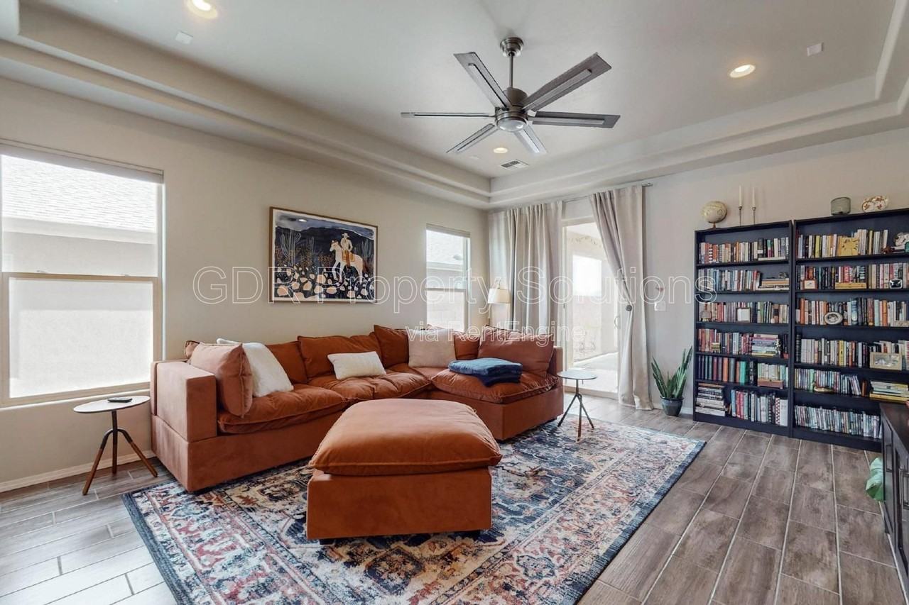 450 Michael Ave Sw - Photo 3 of 14