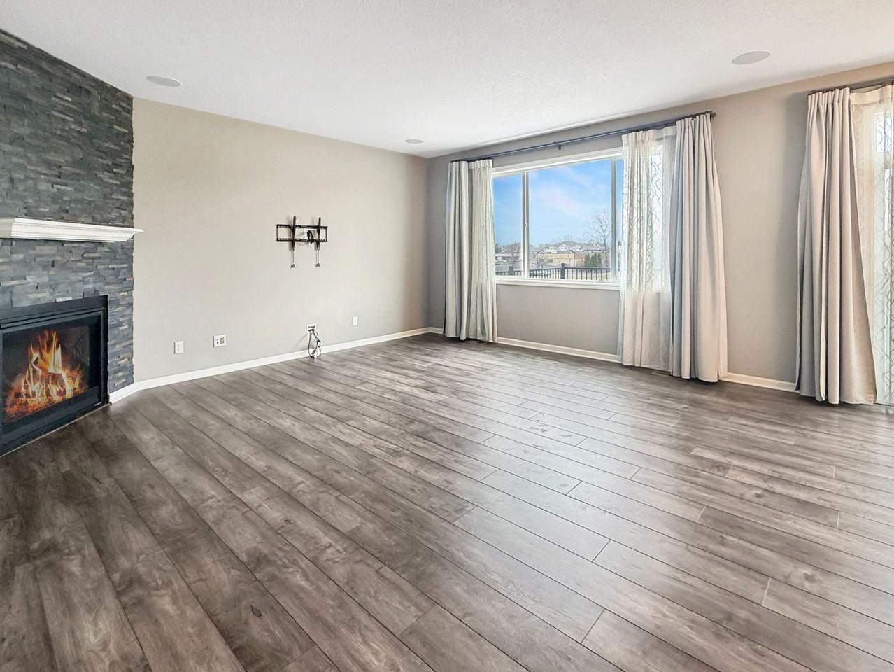 5526 Wisconsin Ave N - Photo 4 of 23