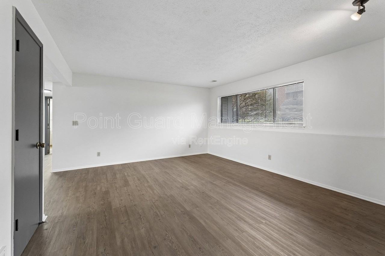 1268 Golden Gate Dr #142 - Photo 3 of 27