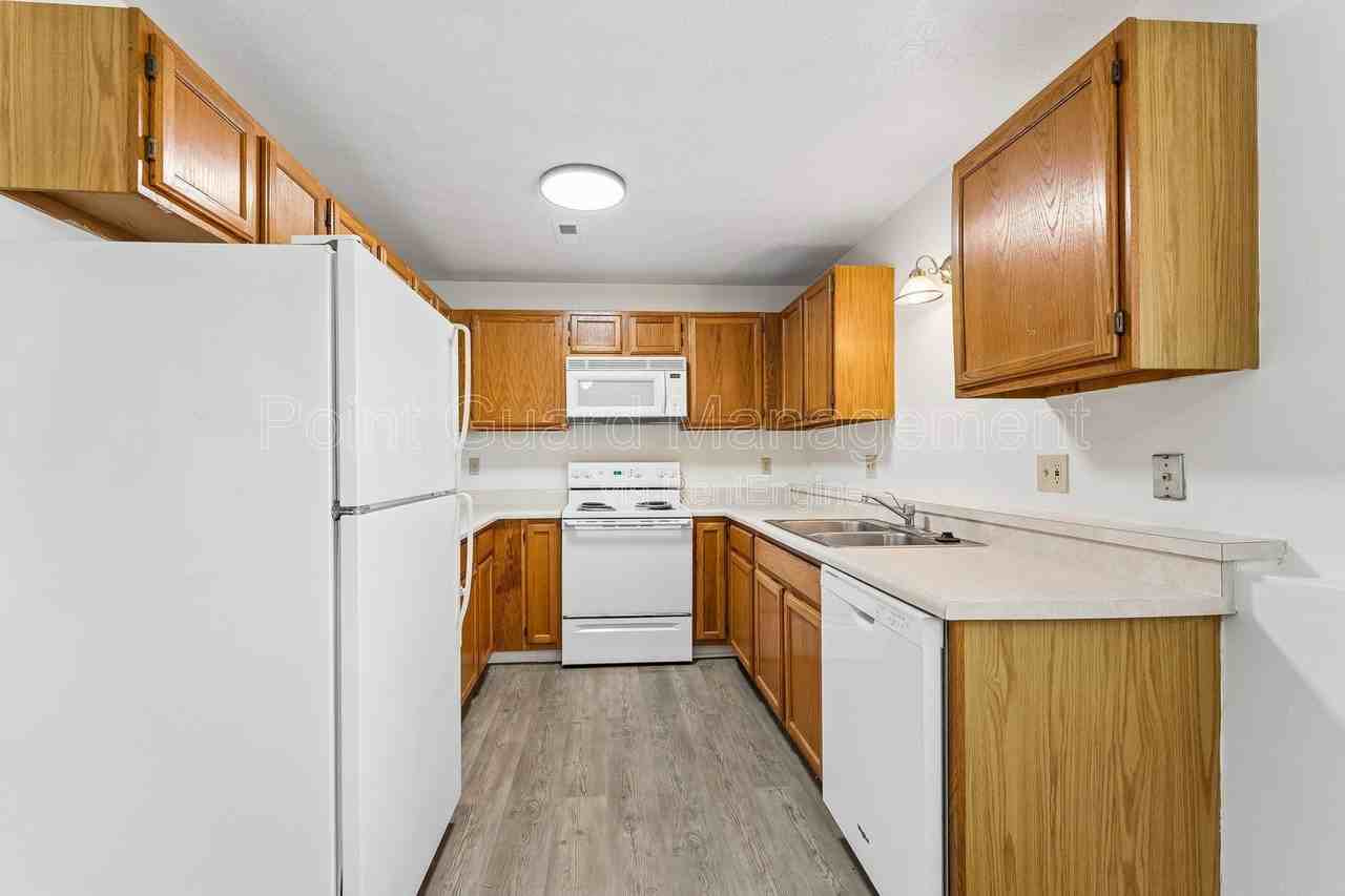 1268 Golden Gate Dr #142 - Photo 6 of 27