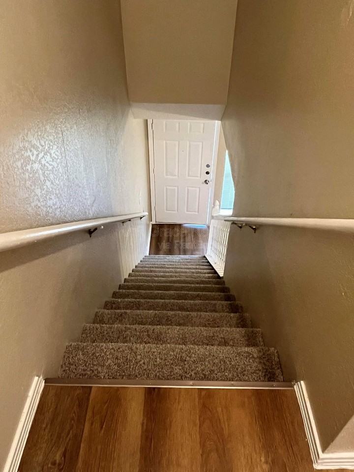 5911 Shadydell Dr - Photo 2 of 18