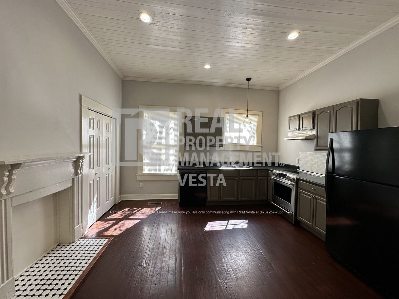 1227 Calhoun St - Photo 5 of 15