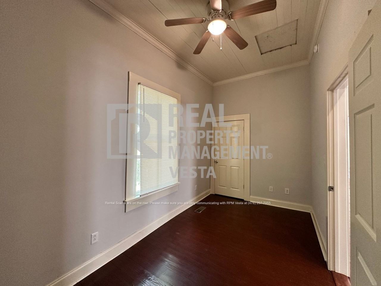 1227 Calhoun St - Photo 6 of 15