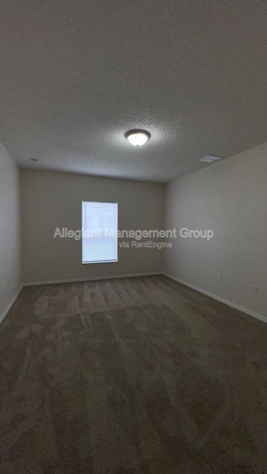 939 Halifax Dr - Photo 3 of 29