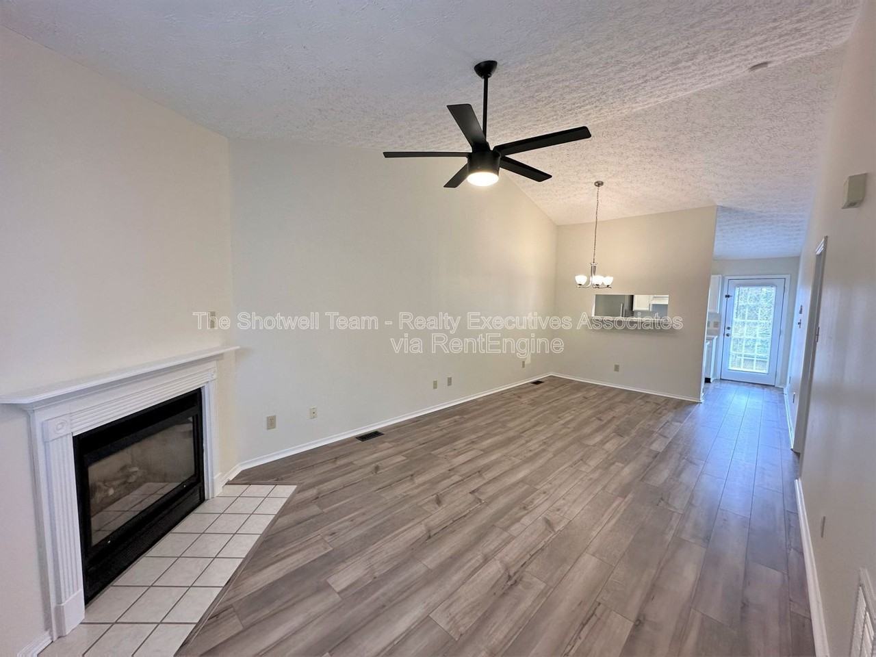 819 Calypso Way - Photo 4 of 20