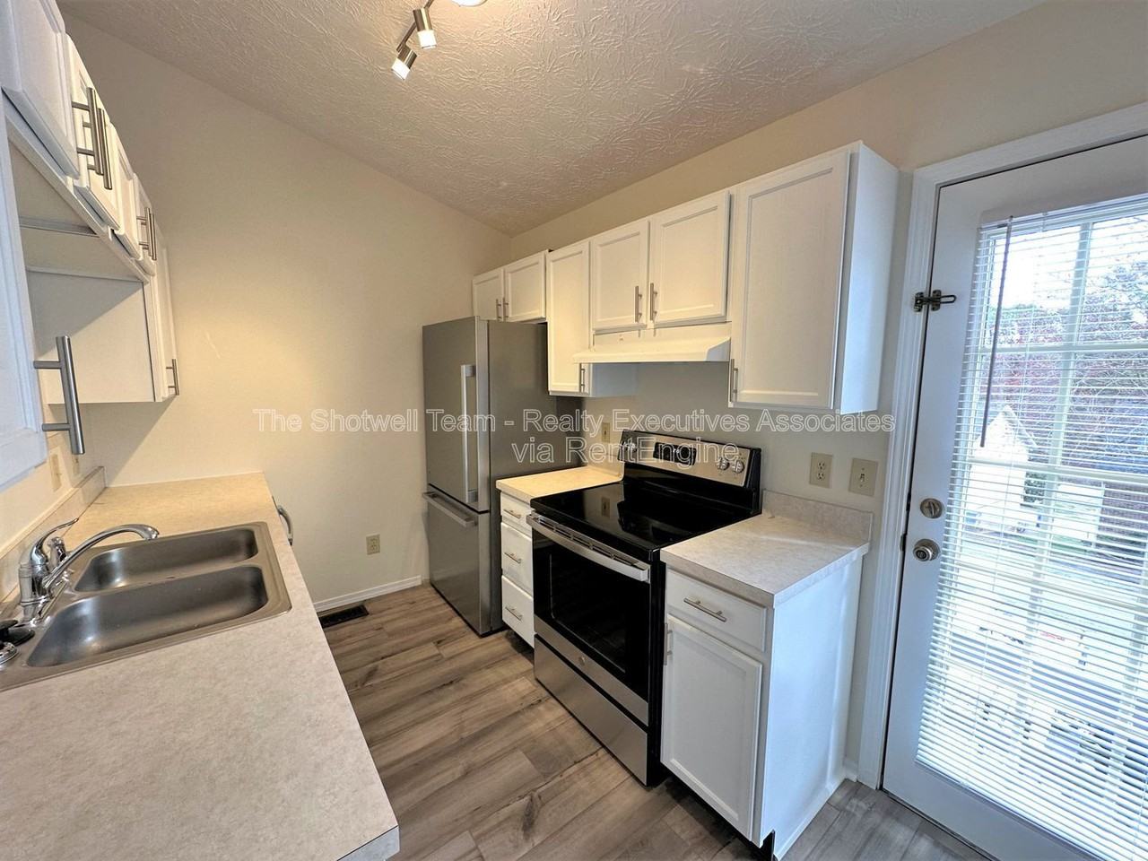 819 Calypso Way - Photo 6 of 20