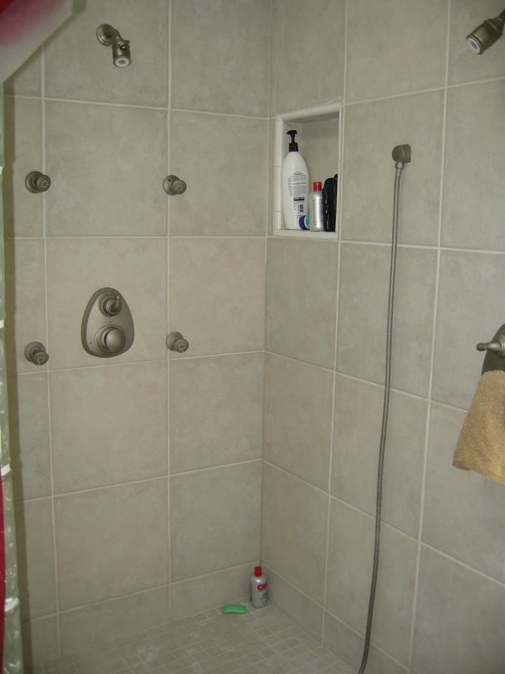 1005 E St - Photo 5 of 11