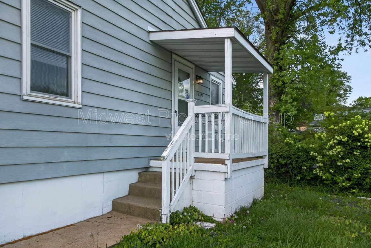 3219 Royalton Ave - Photo 6 of 17