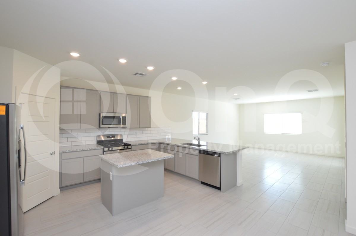 2567 N Kenna Pl - Photo 5 of 26