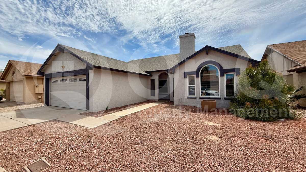 10115 W Reade Ave - Photo 2 of 21