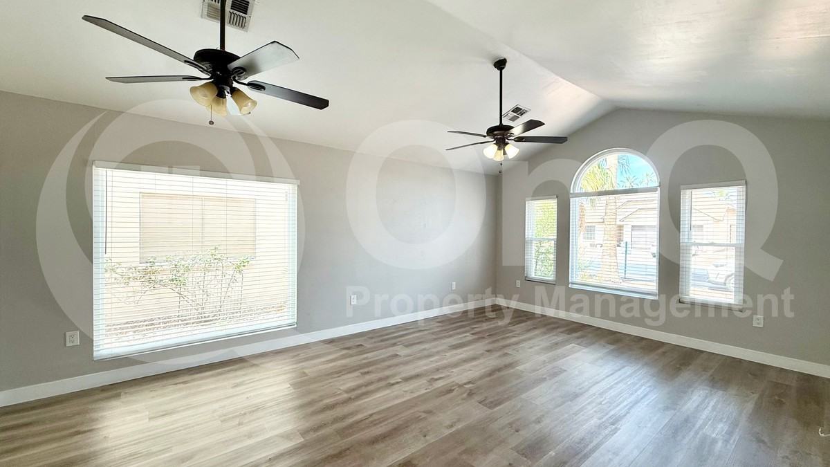 10115 W Reade Ave - Photo 4 of 21