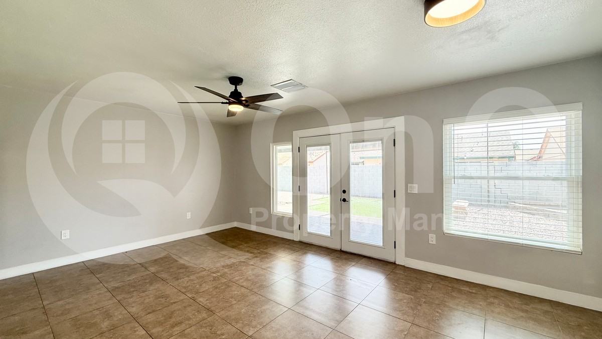 10115 W Reade Ave - Photo 7 of 21