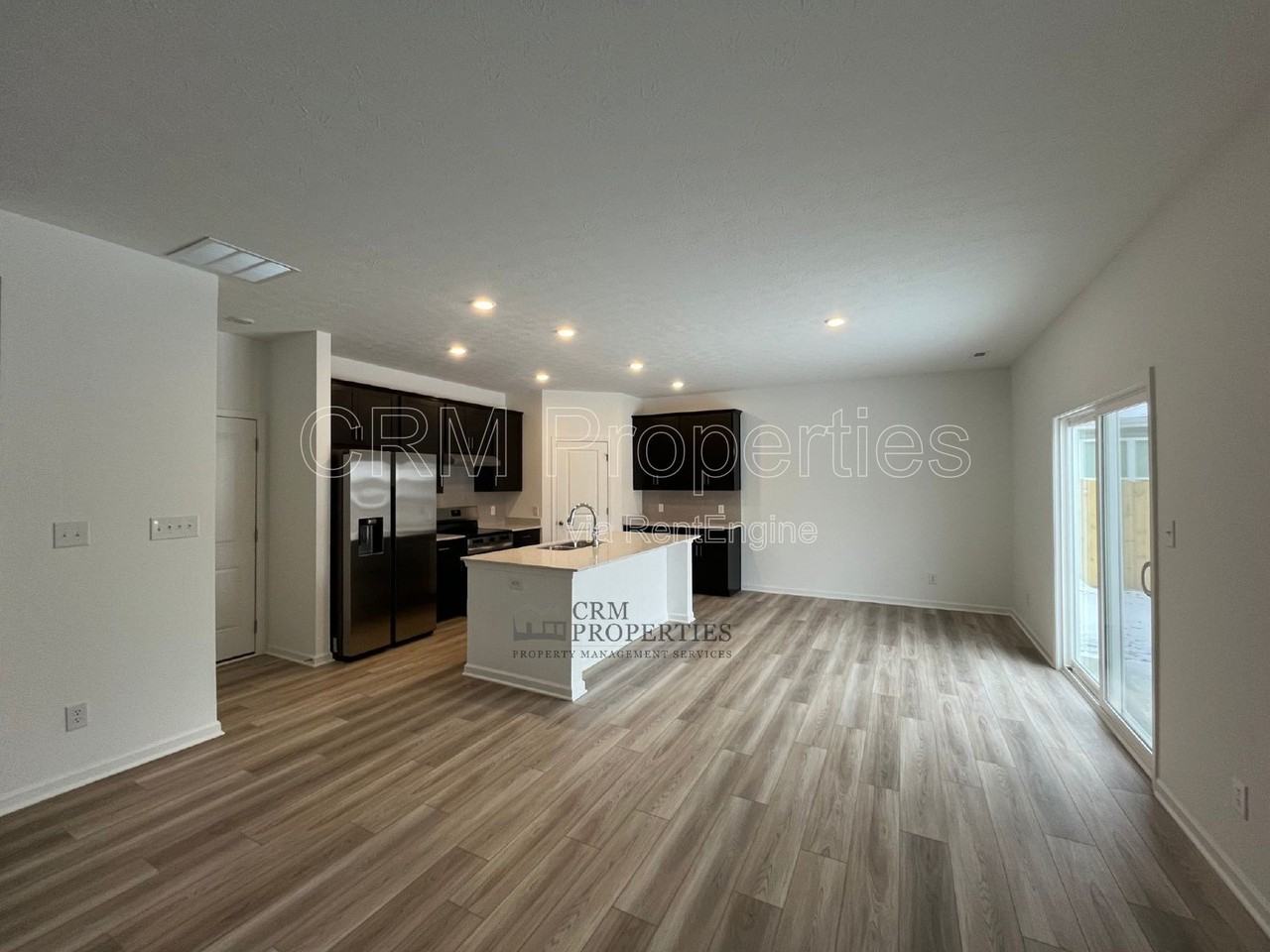 809 Oyster Bay Dr - Photo 4 of 23