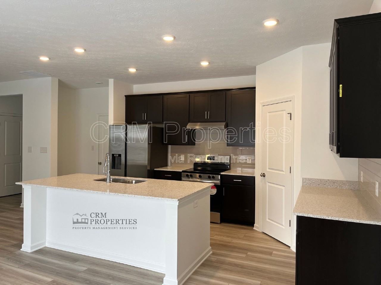 809 Oyster Bay Dr - Photo 5 of 23