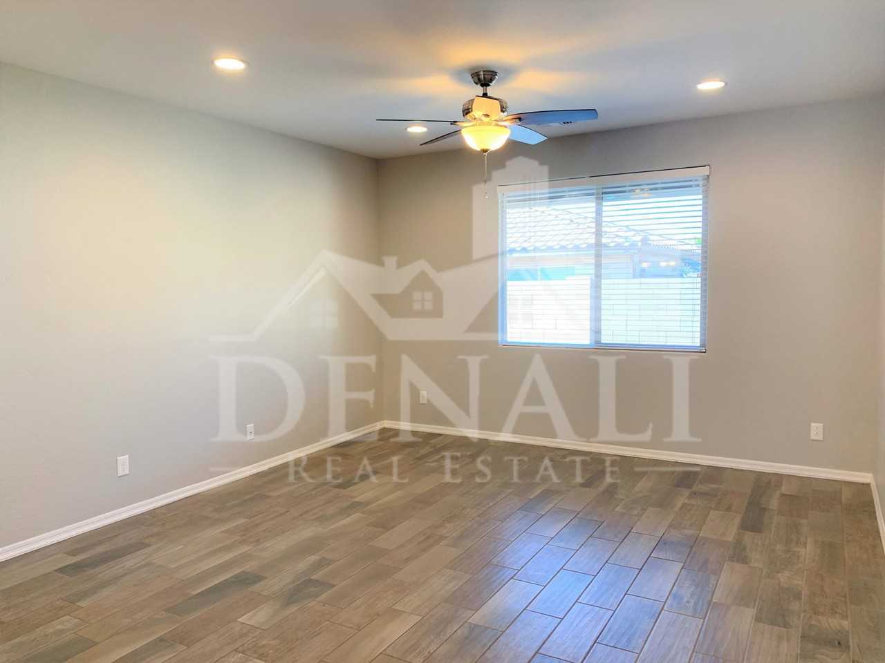 334 N 79th Pl - Photo 4 of 20