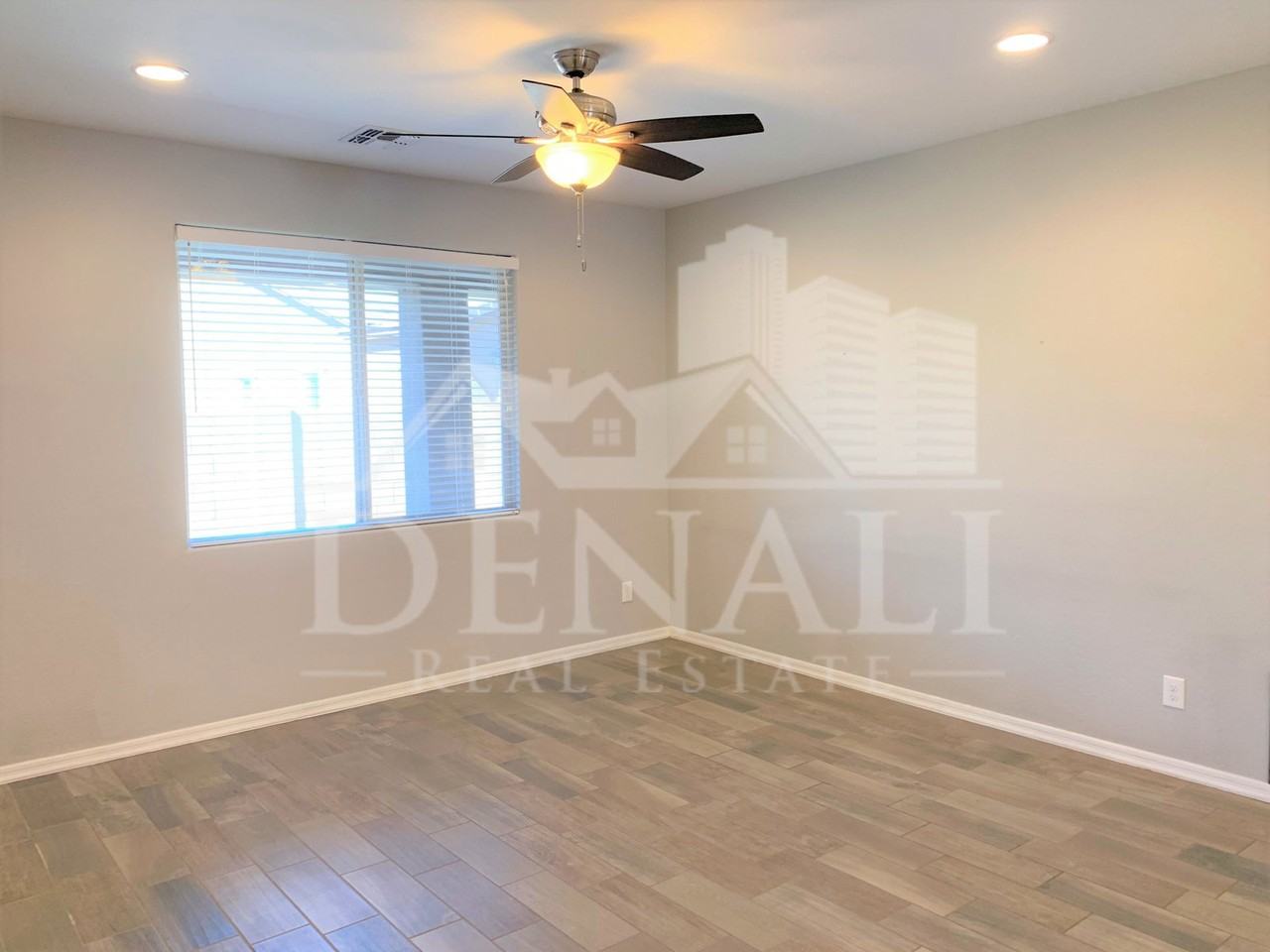 334 N 79th Pl - Photo 5 of 20