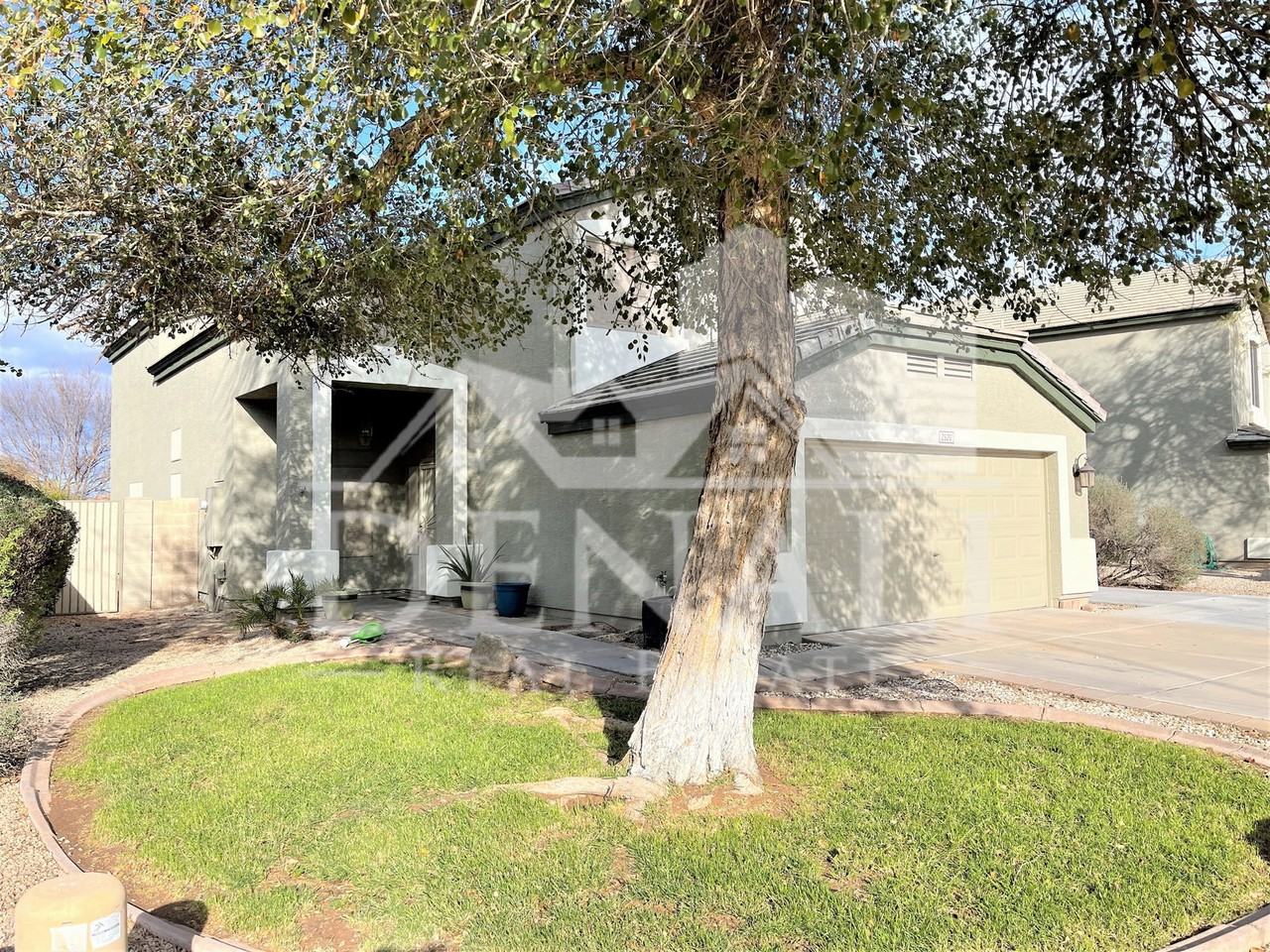 2520 N 109th Ave - Photo 2 of 31