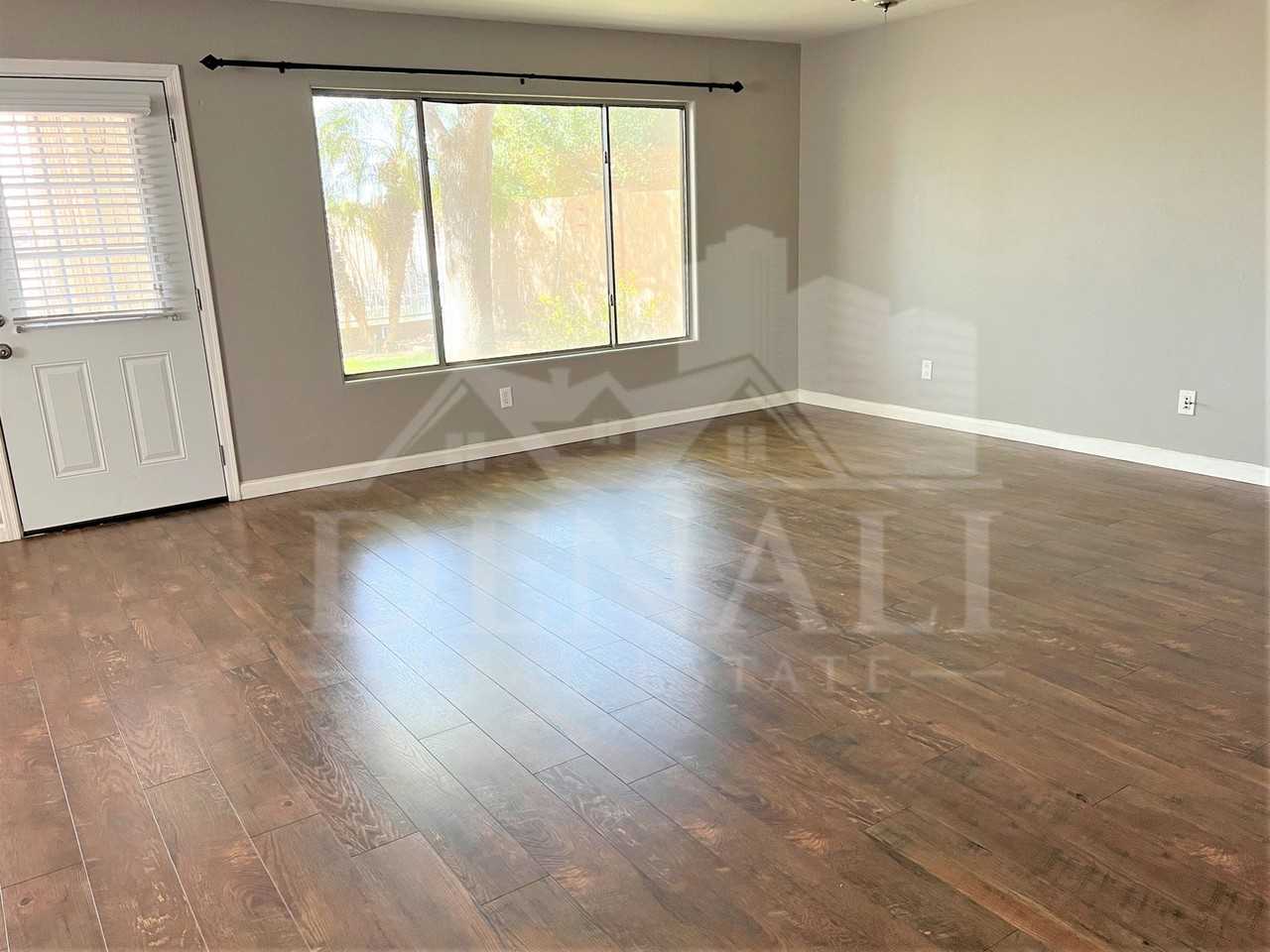 2520 N 109th Ave - Photo 5 of 31