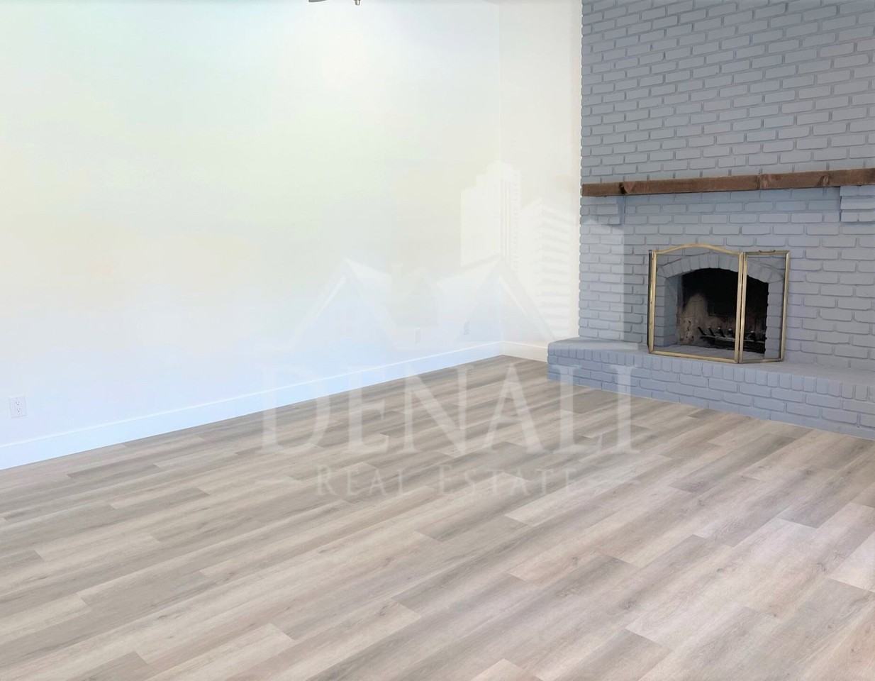 618 W Mcnair St - Photo 6 of 23