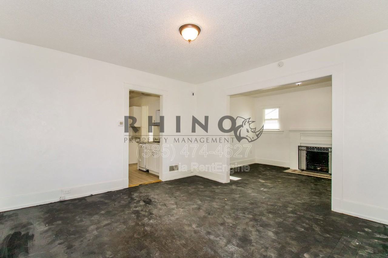 3224 Adams Ave - Photo 3 of 11