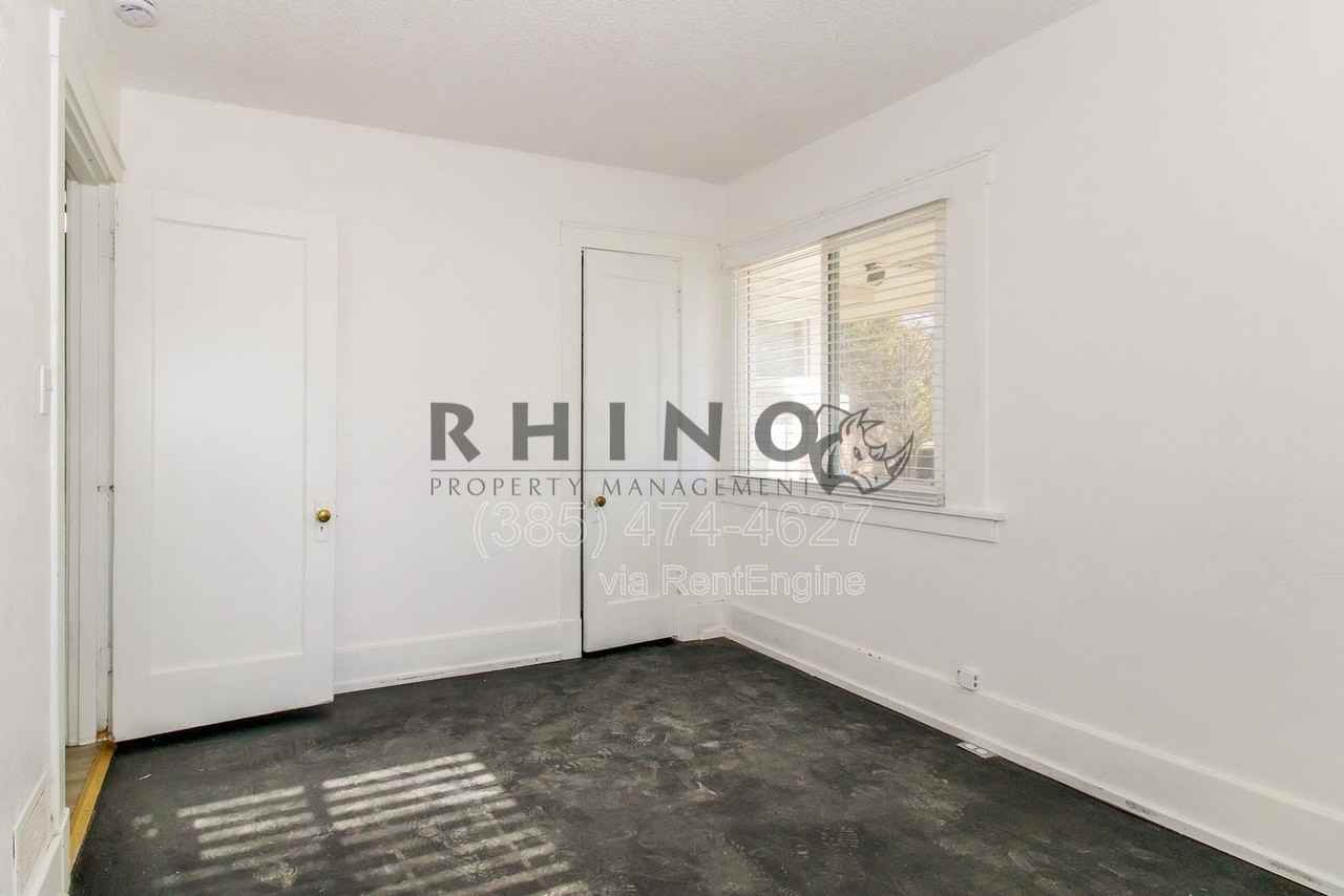 3224 Adams Ave - Photo 4 of 11