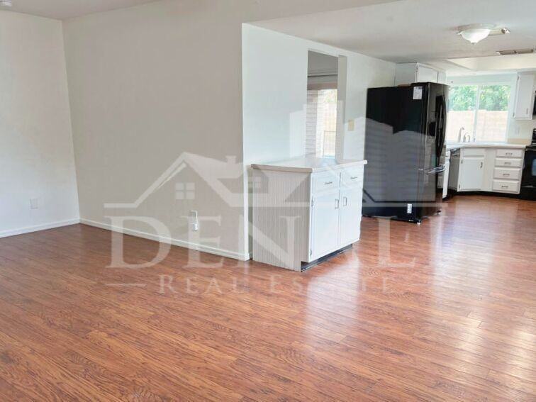 647 S Bermuda Cir - Photo 3 of 16