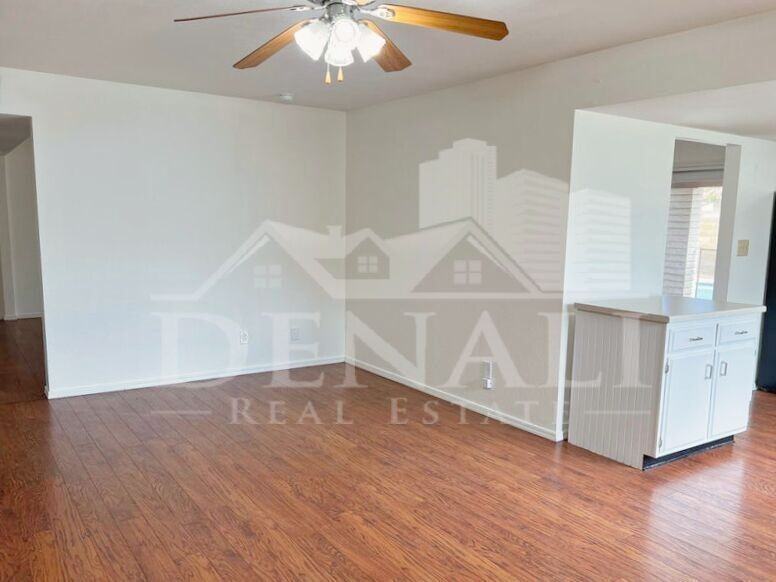 647 S Bermuda Cir - Photo 4 of 16