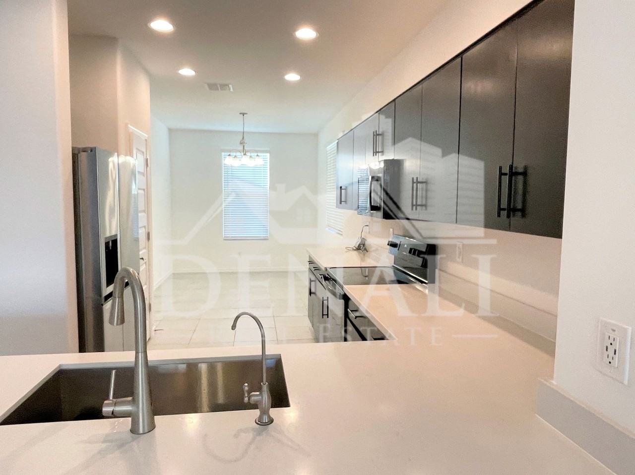 7954 W Medlock Dr - Photo 4 of 22