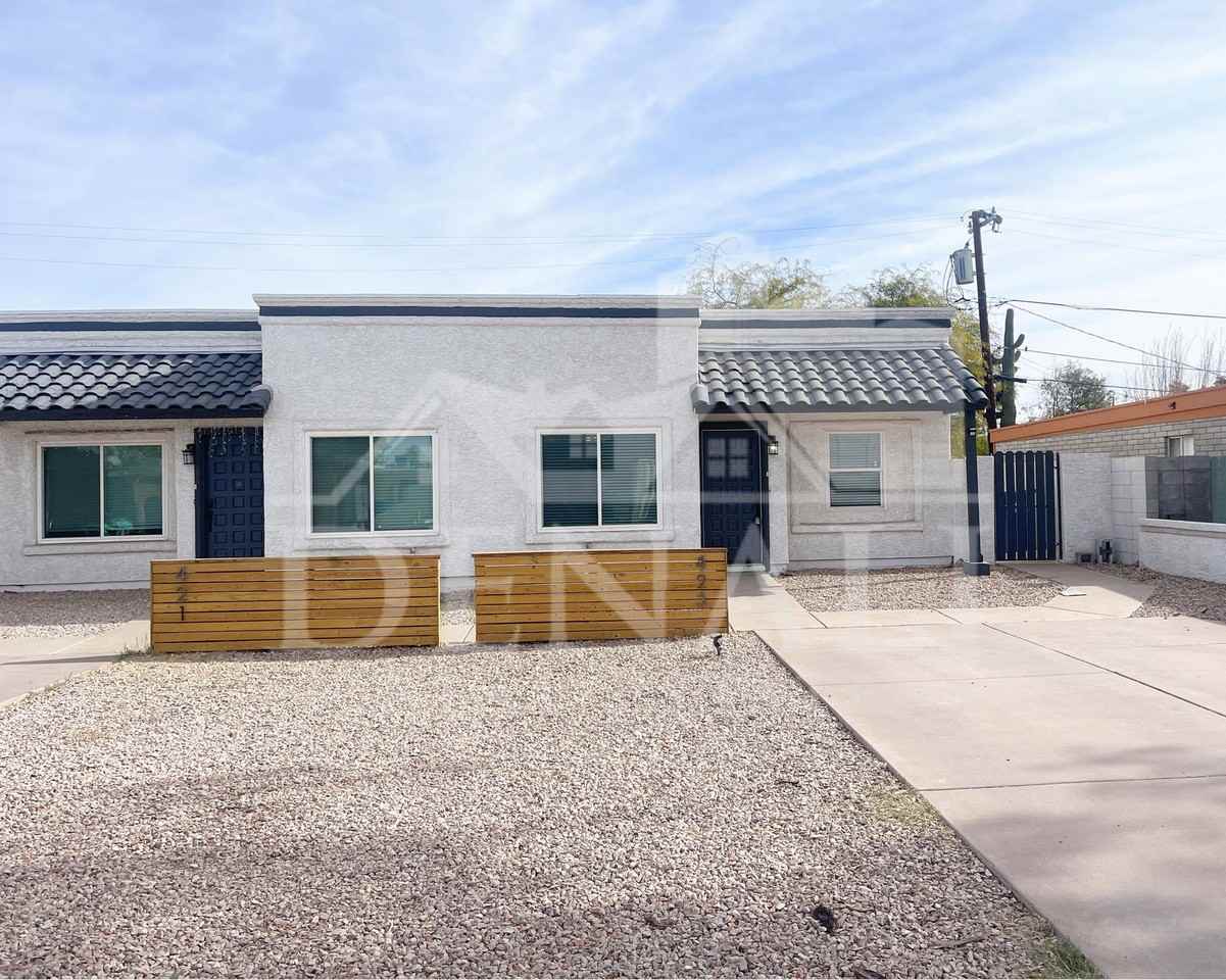 423 S Terry Ln - Photo 2 of 21