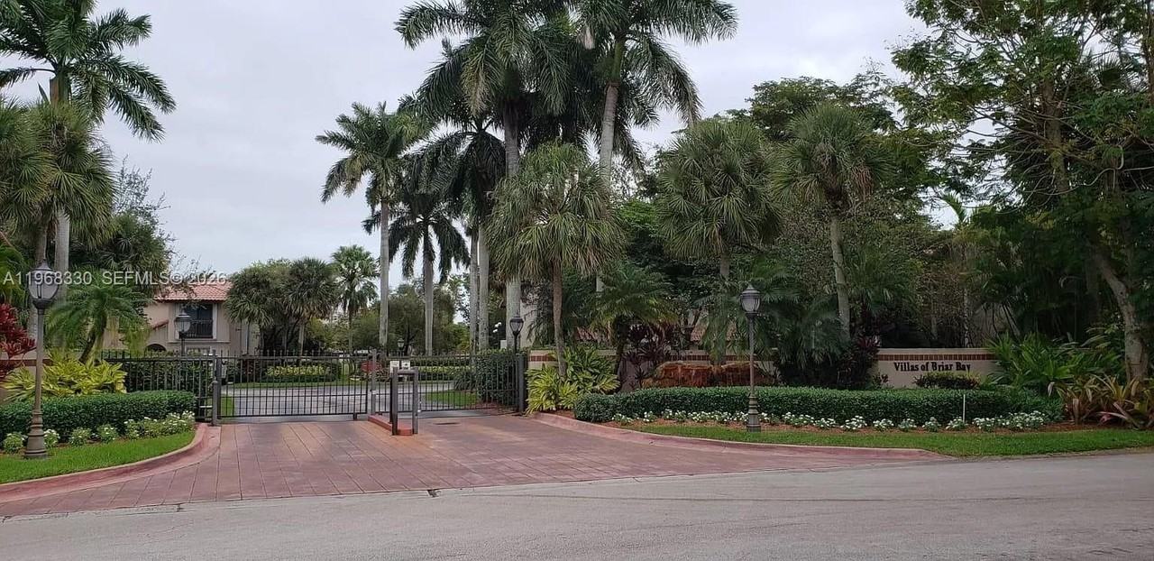 13161 Southwest 95th Avenue #1 - Photo 4 of 19