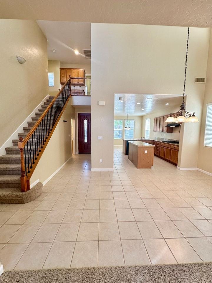 1812 Bella Oaks Way - Photo 3 of 44