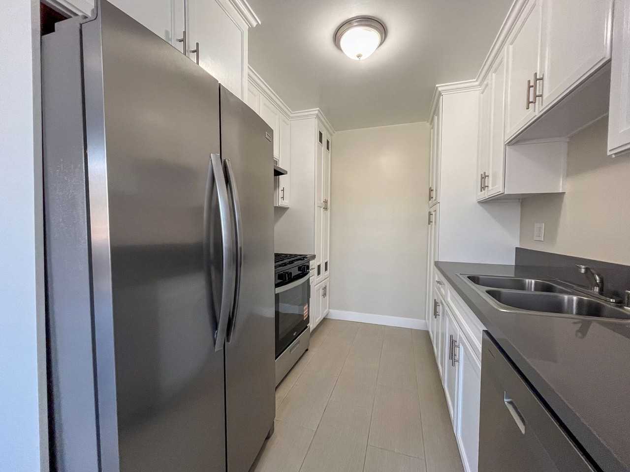 3910 Coco Ave - Photo 4 of 43
