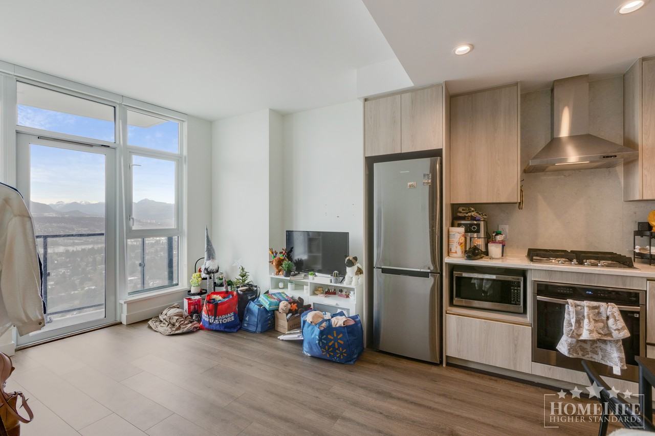 10750 135a St - Photo 4 of 33