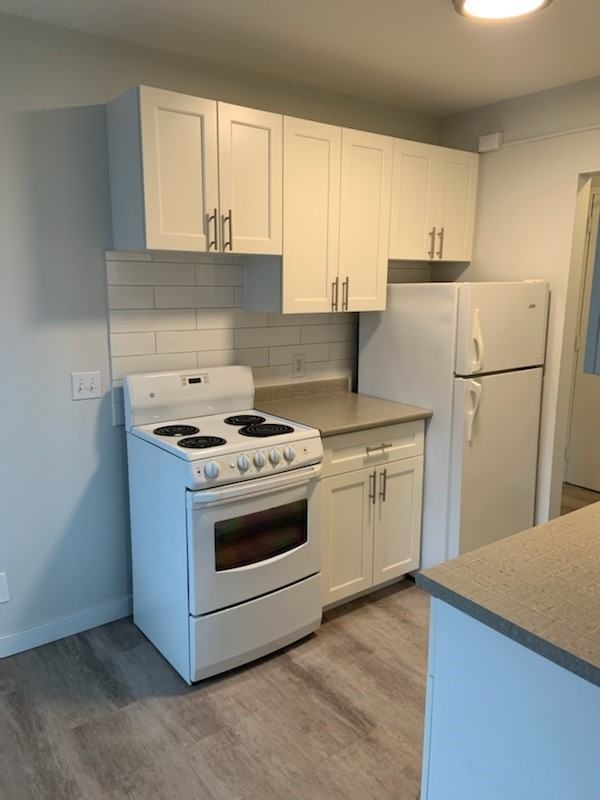 445 Talbot - Photo 2 of 9