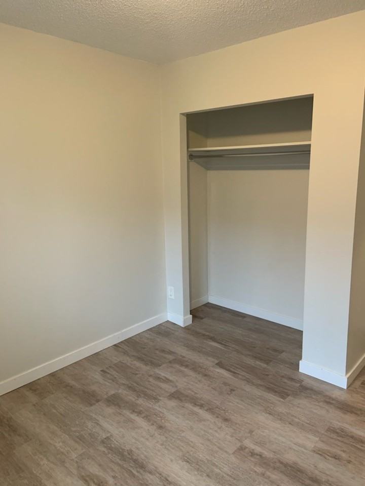 445 Talbot - Photo 7 of 9