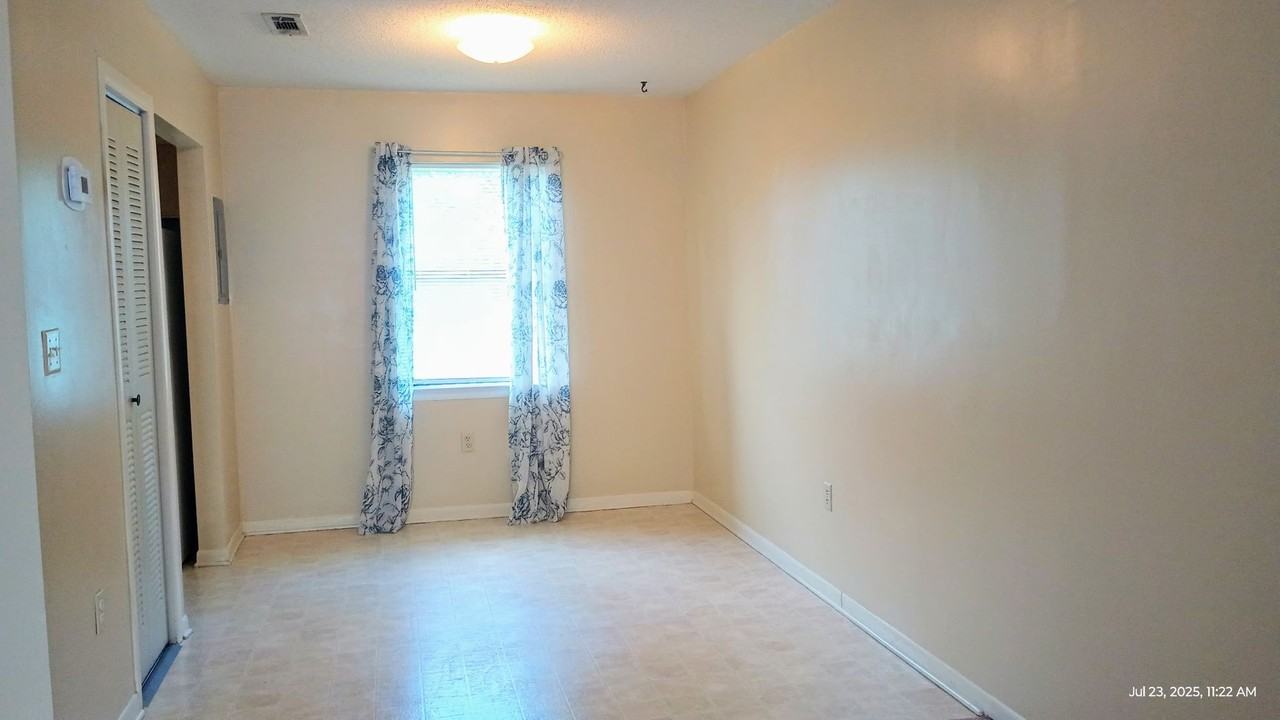 Winsor Place - Photo 5 of 22