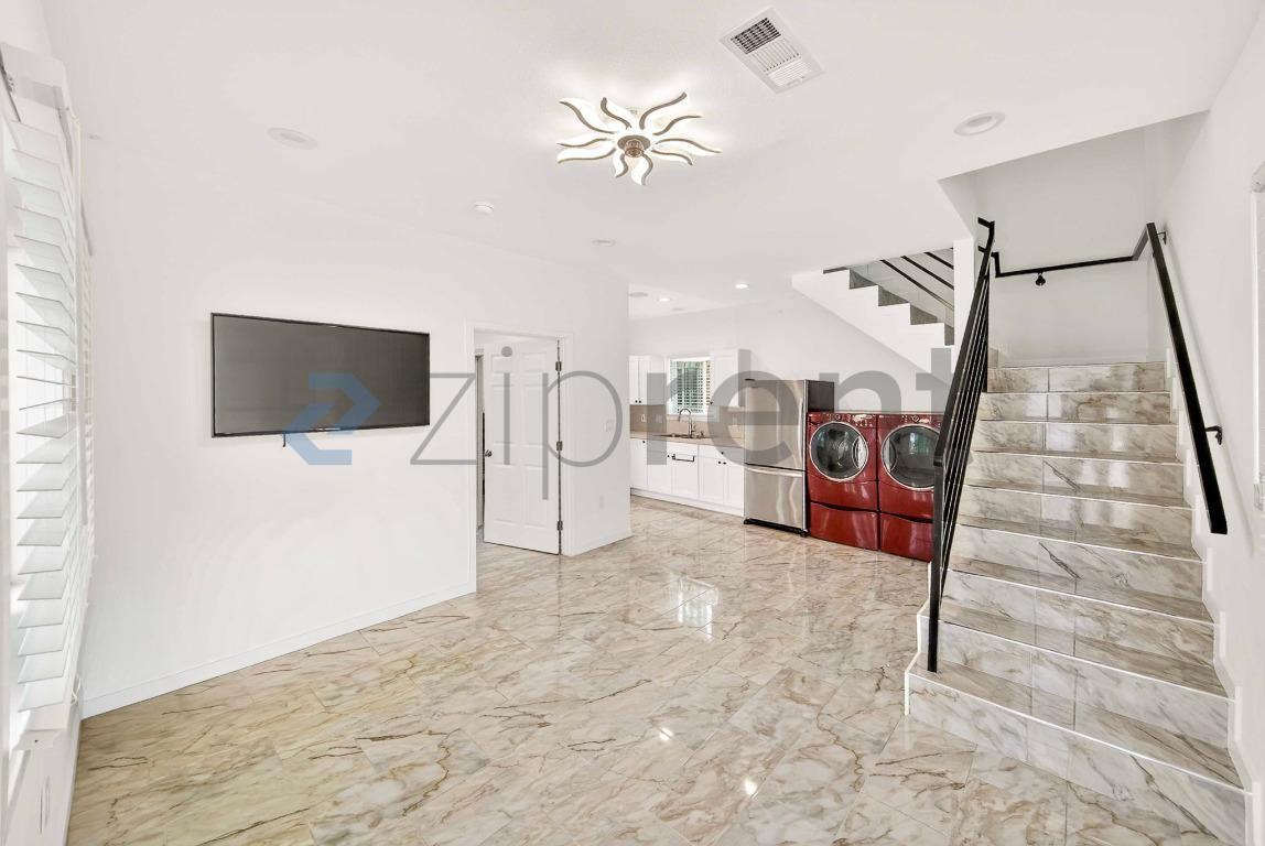 17426 Elkwood St #ADU - Photo 5 of 16