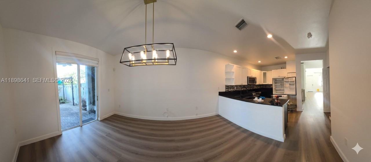 7406 Northwest 108th Path #7406 - Photo 4 of 39