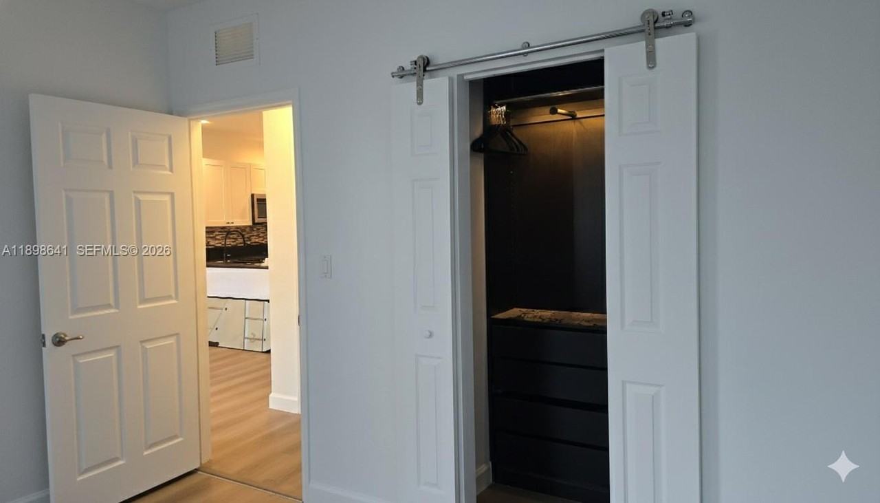 7406 Northwest 108th Path #7406 - Photo 6 of 39