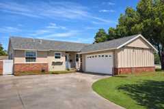 100 W Oakmont Dr - Photo 1 of 1