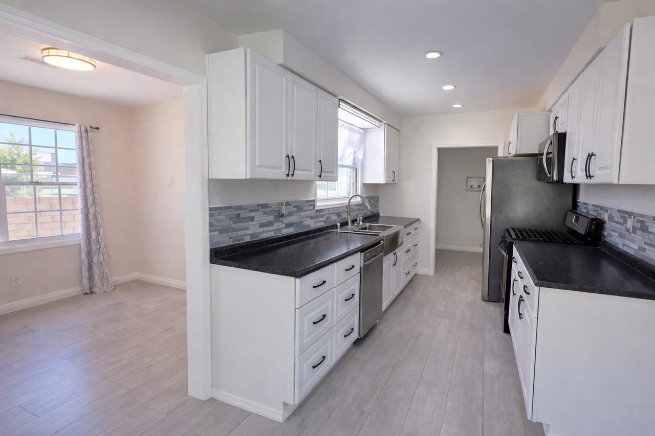 100 W Oakmont Dr - Photo 3 of 14