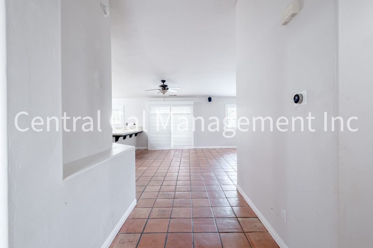 616 Vermillion Dr - Photo 3 of 21