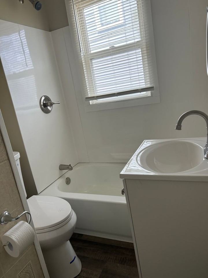 211 Carnegie Ave - Photo 2 of 31