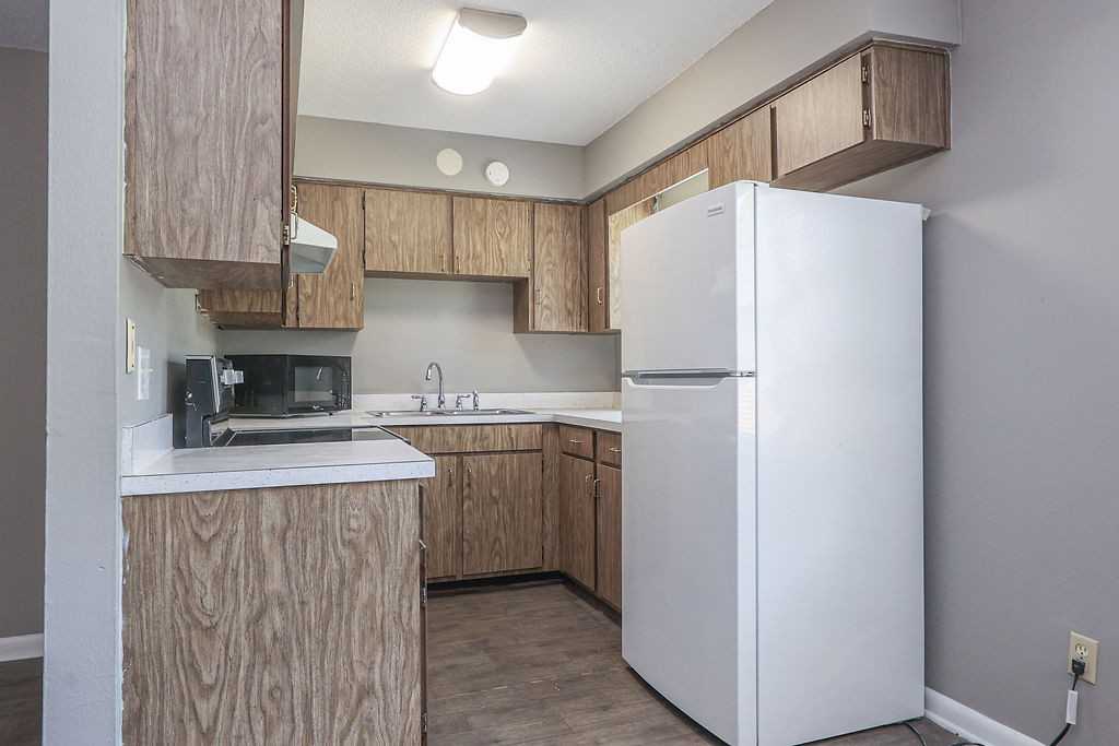 832 E Indiana Ave #1 - Photo 6 of 13