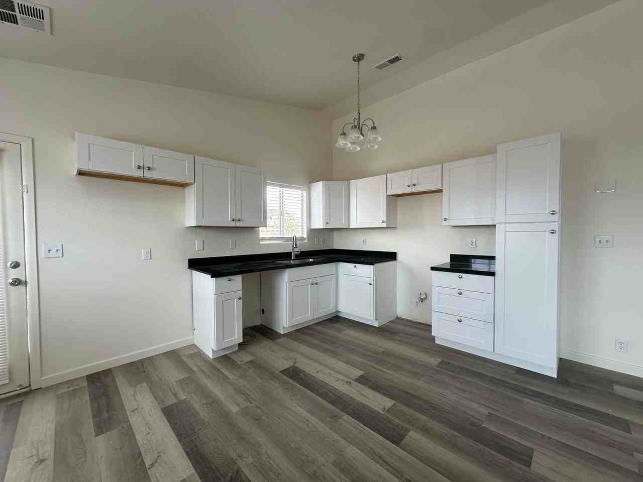 6504 Eagle Creek Ln - Photo 6 of 25