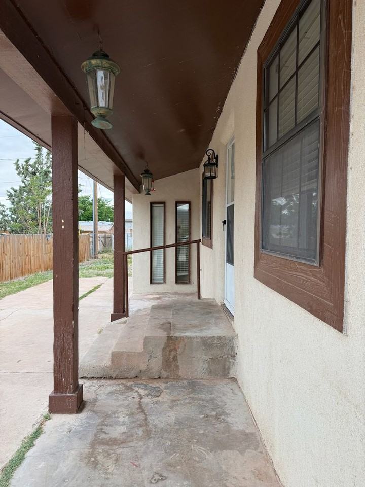 8 Malpais Ave - Photo 3 of 48